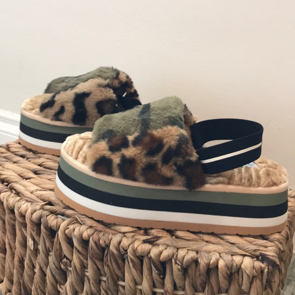 BRAND NEW! Steve Madden Shoes - Picture 3 of 7